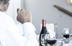 Brindando a saúde: consumo diário de vinho é maior na terceira idade