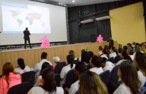 Outubro Rosa: Marinha une mulheres contra o câncer em Angra do Reis