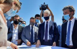 França destina 600 milhões de dólares para o porto de Beirute