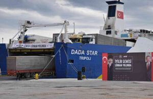Navio turco chega no porto de Trípoli com doação de 500 toneladas de alimentos