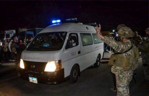 As buscas continuam por sobreviventes de um navio de contrabando que afundou em Trípoli ontem à noite