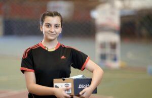 Dickies® doa 48.000 pares de sapatos para crianças de Beirute