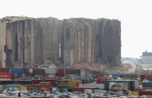 Parte do complexo de silo de Beirute entra em colapso