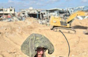 Soldados israelenses se filmam celebrando a destruição de cidade libanesa