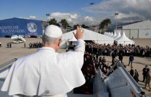 Após três dias no país, Papa Leão XIV deixa o Líbano e pede paz: “Levo vocês no meu coração”